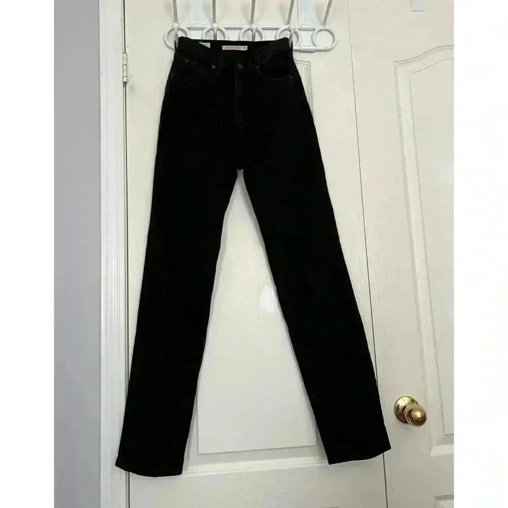70s high slim straight Levi’s  jeans